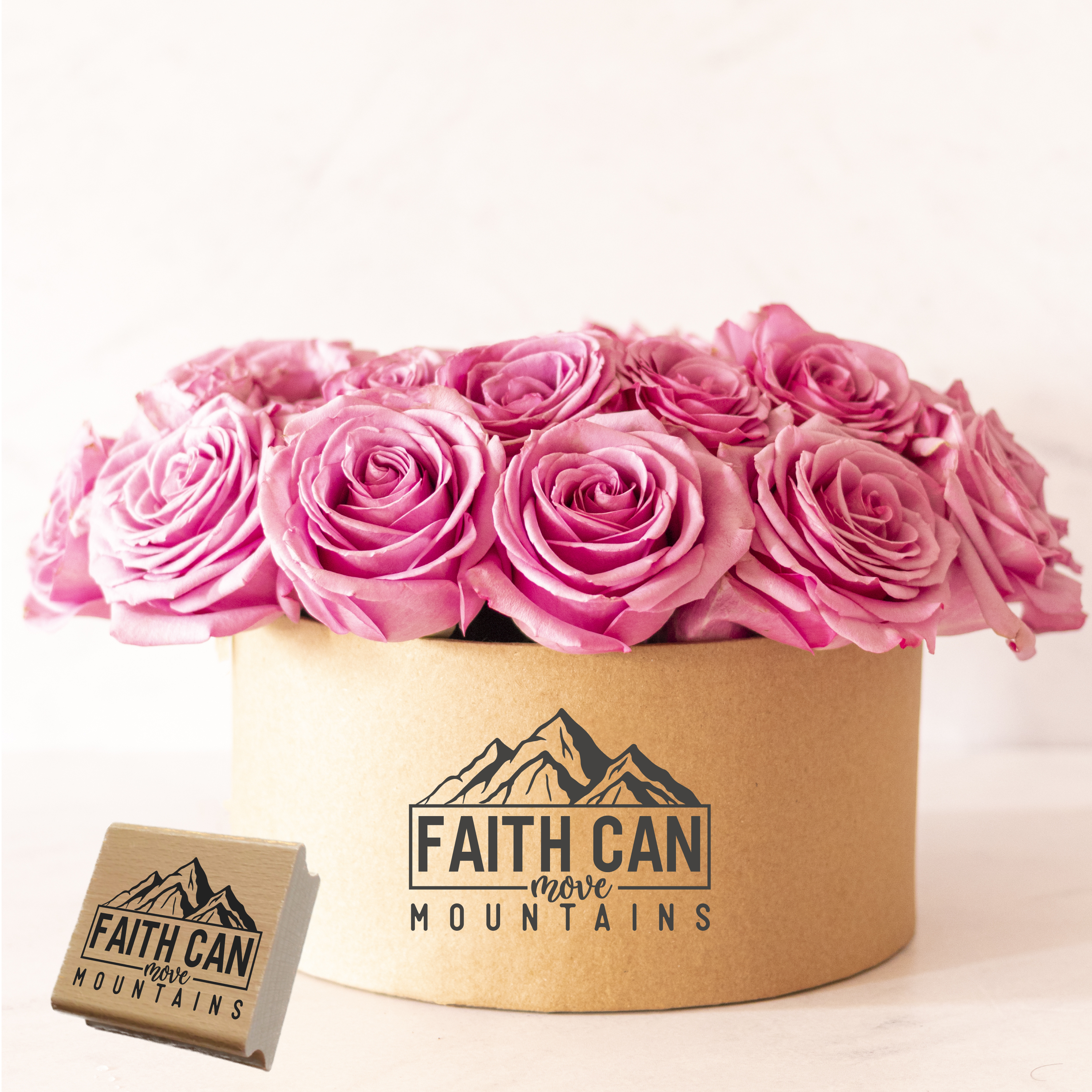 Stempel "Faith can move mountains" Christlicher Stempel mit Berg Motiv | Glaube & Ermutigung