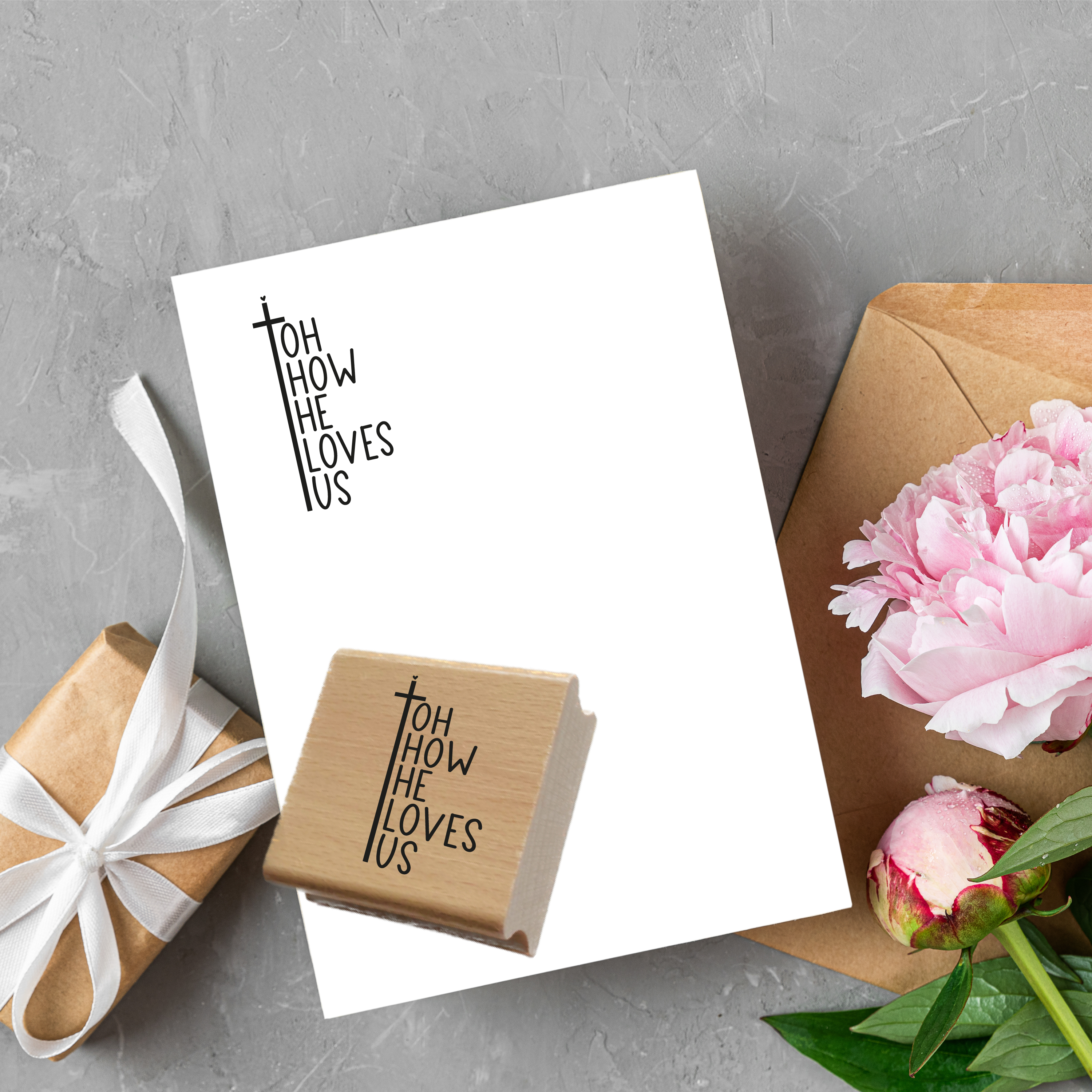 Christlicher Stempel „Oh how He loves us“ – Bibelvers Stempel mit Kreuz & Herz | Glaube & Liebe