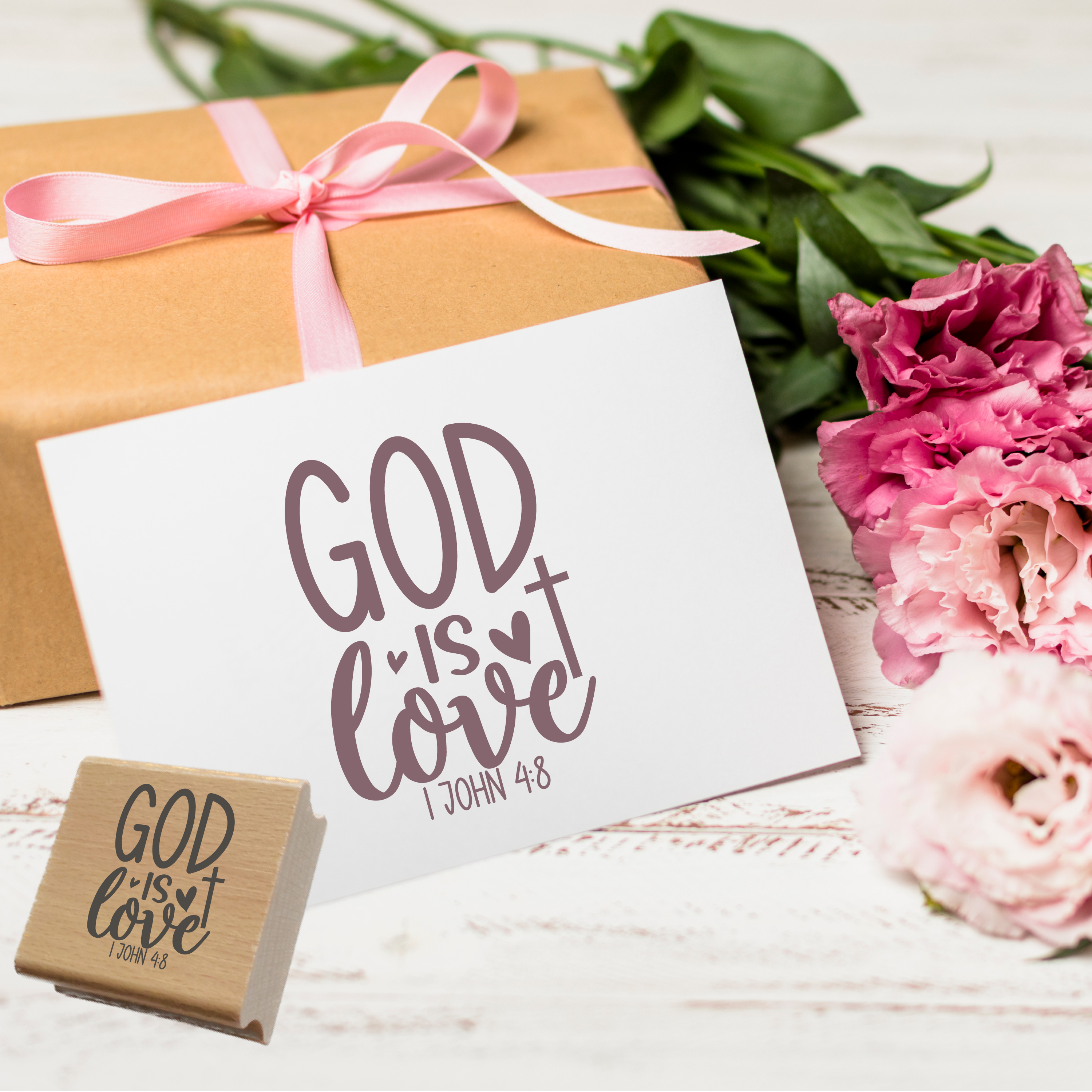 Bibelvers-Stempel "God is Love" 1. John 4:8 | Motivstempel mit Kreuz & Herzen | Holzstempel & Selbstfärber