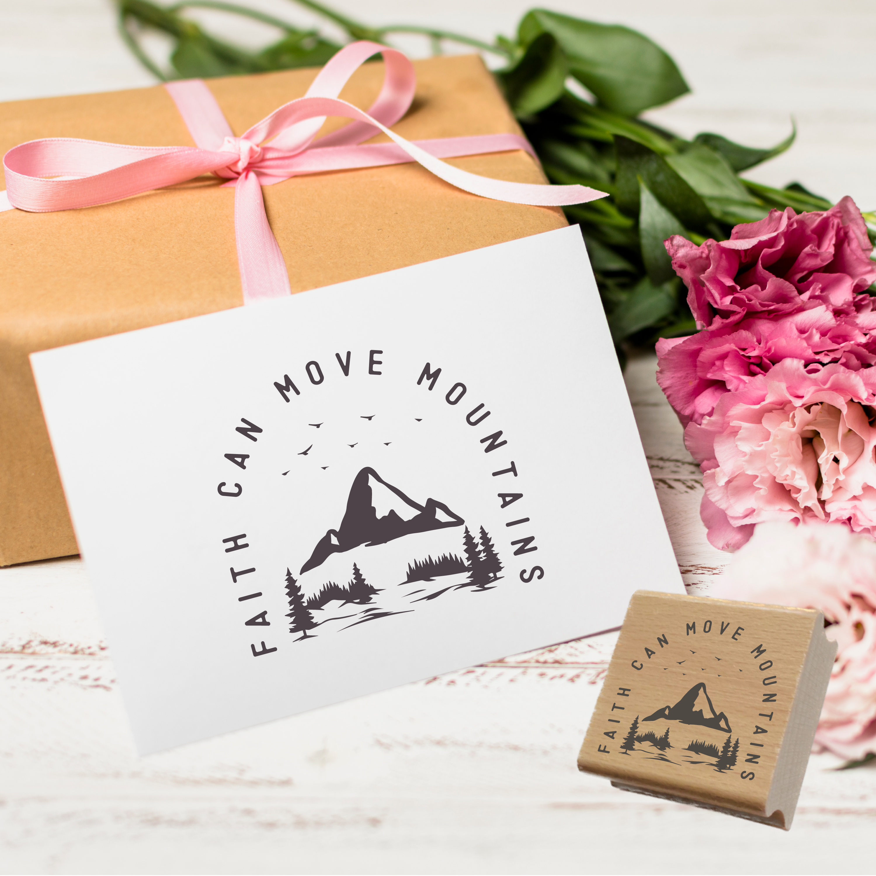 Bibelvers-Stempel „Faith can move mountains“ | Berge & Natur Motiv