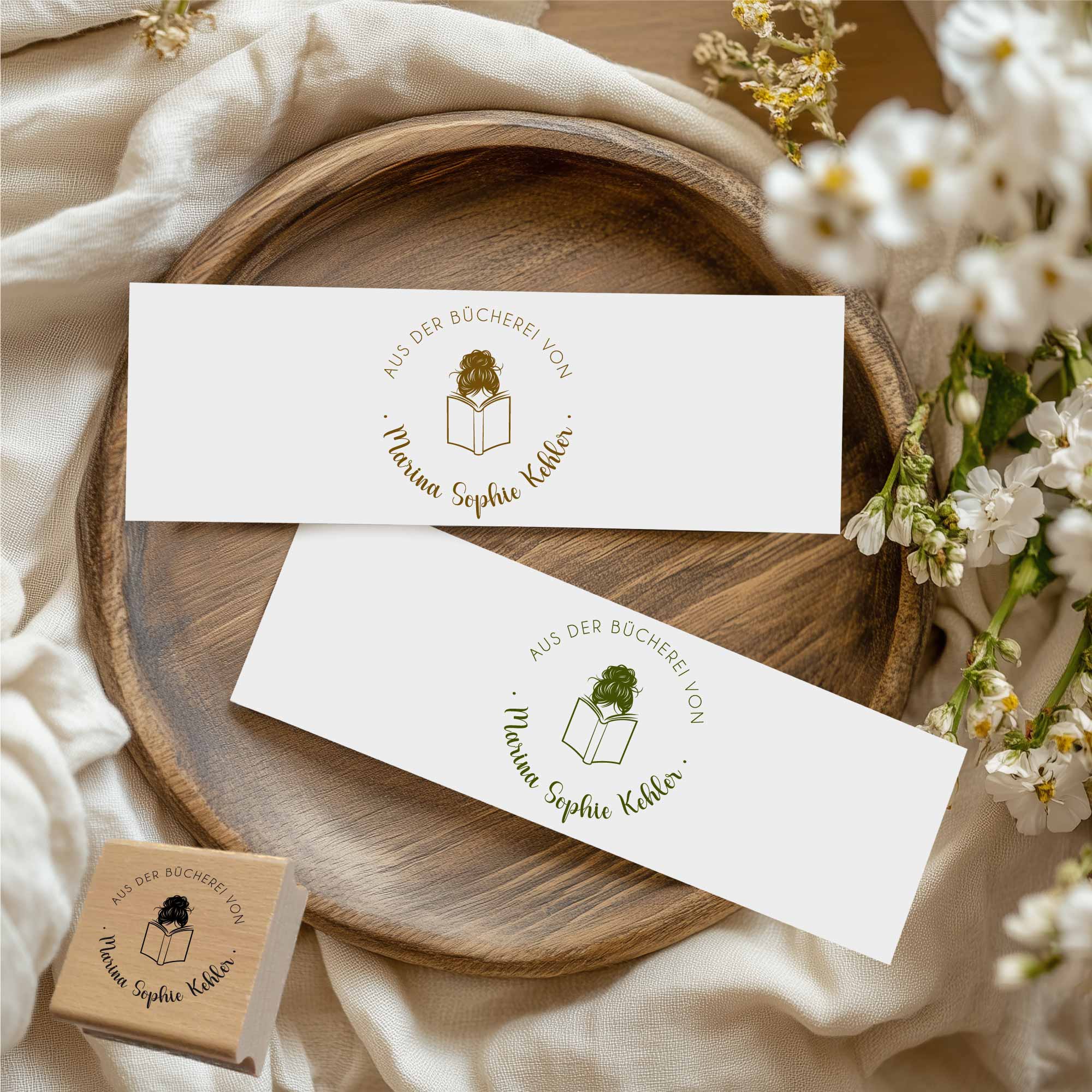 Ex Libris Stempel rund | lesendes Mädchen