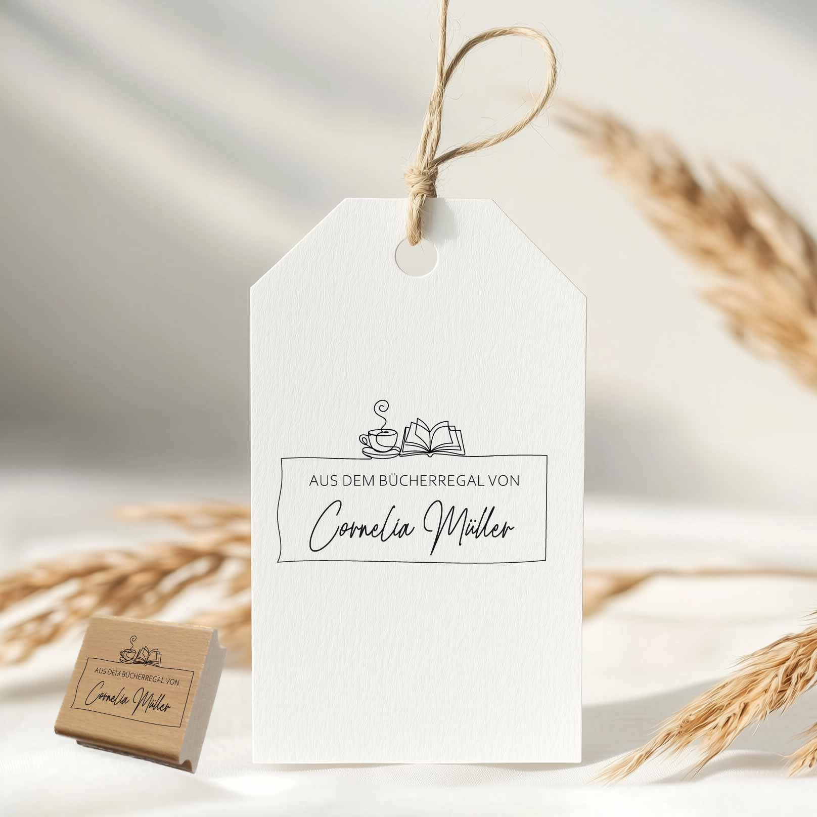 personalisierter Exlibris Stempel <br>Buch & Tasse für Lesegenuss mit Stil