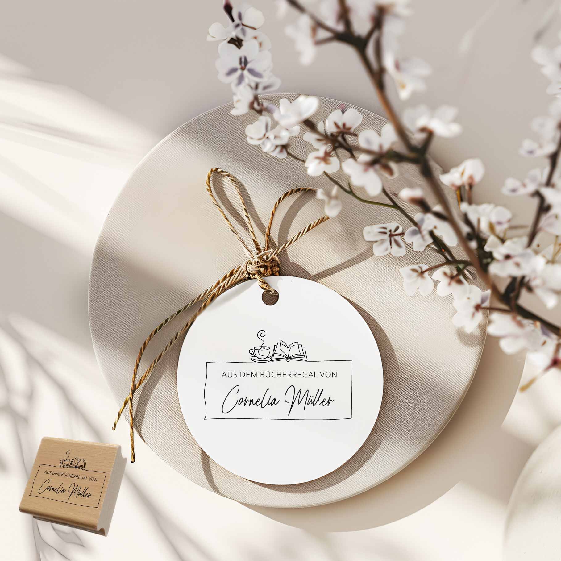 personalisierter Exlibris Stempel <br>Buch & Tasse für Lesegenuss mit Stil