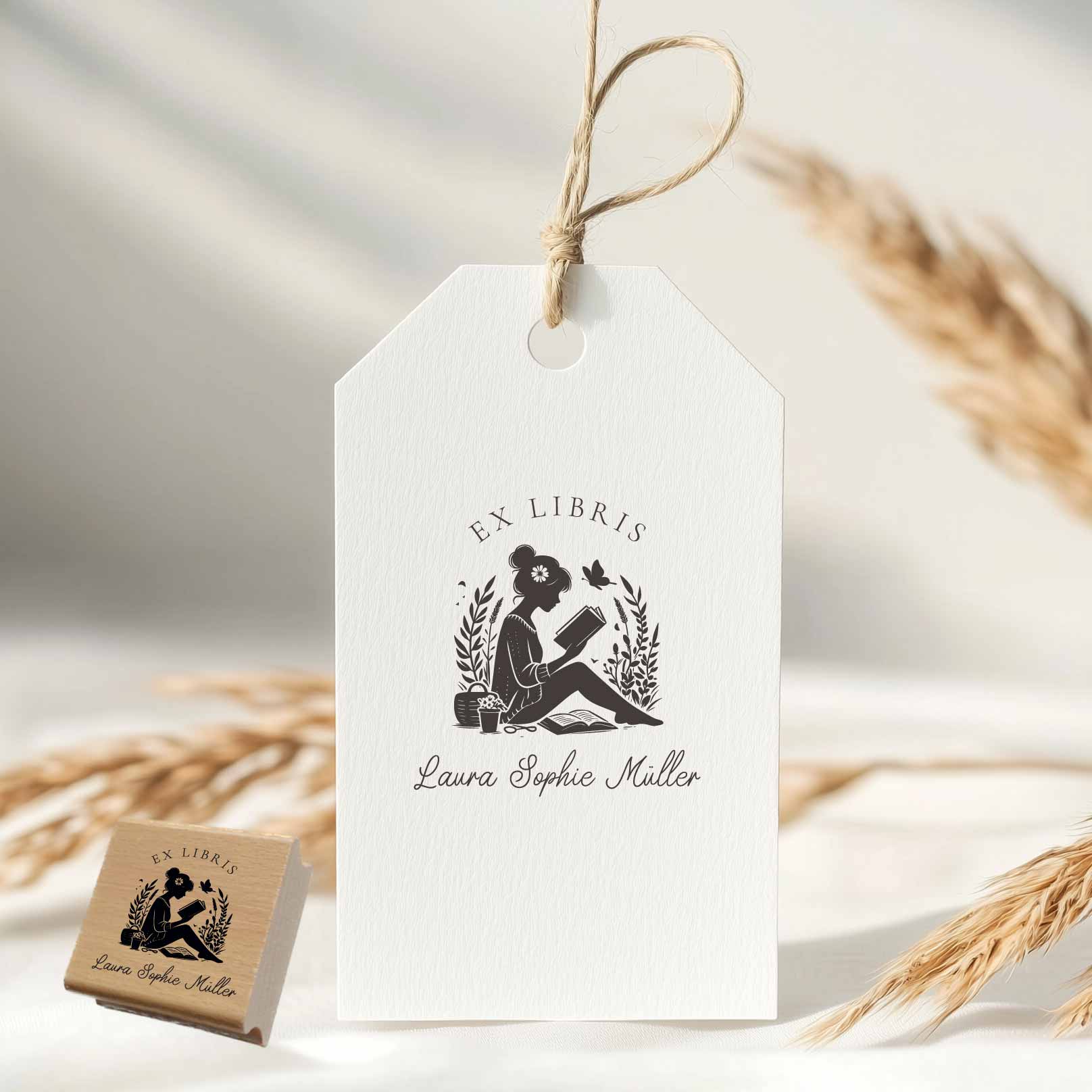 Ex Libris Stempel | lesendes Mädchen mit Schmetterling