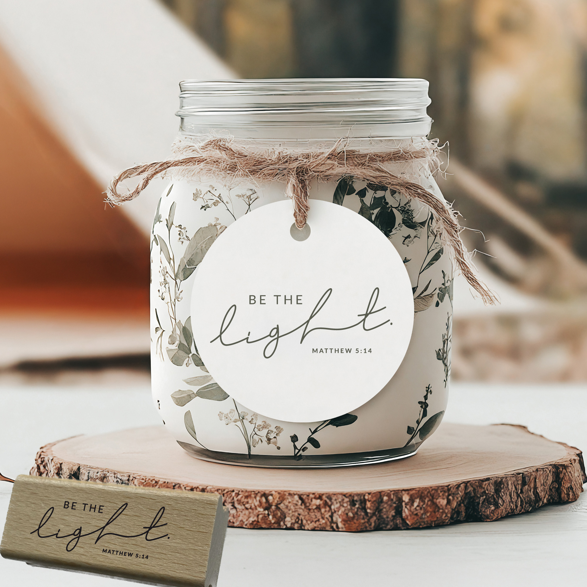 Minimalistischer Stempel Be the light – Matthäus 5,14 Bibelvers (Holz oder Selbstfärber)
