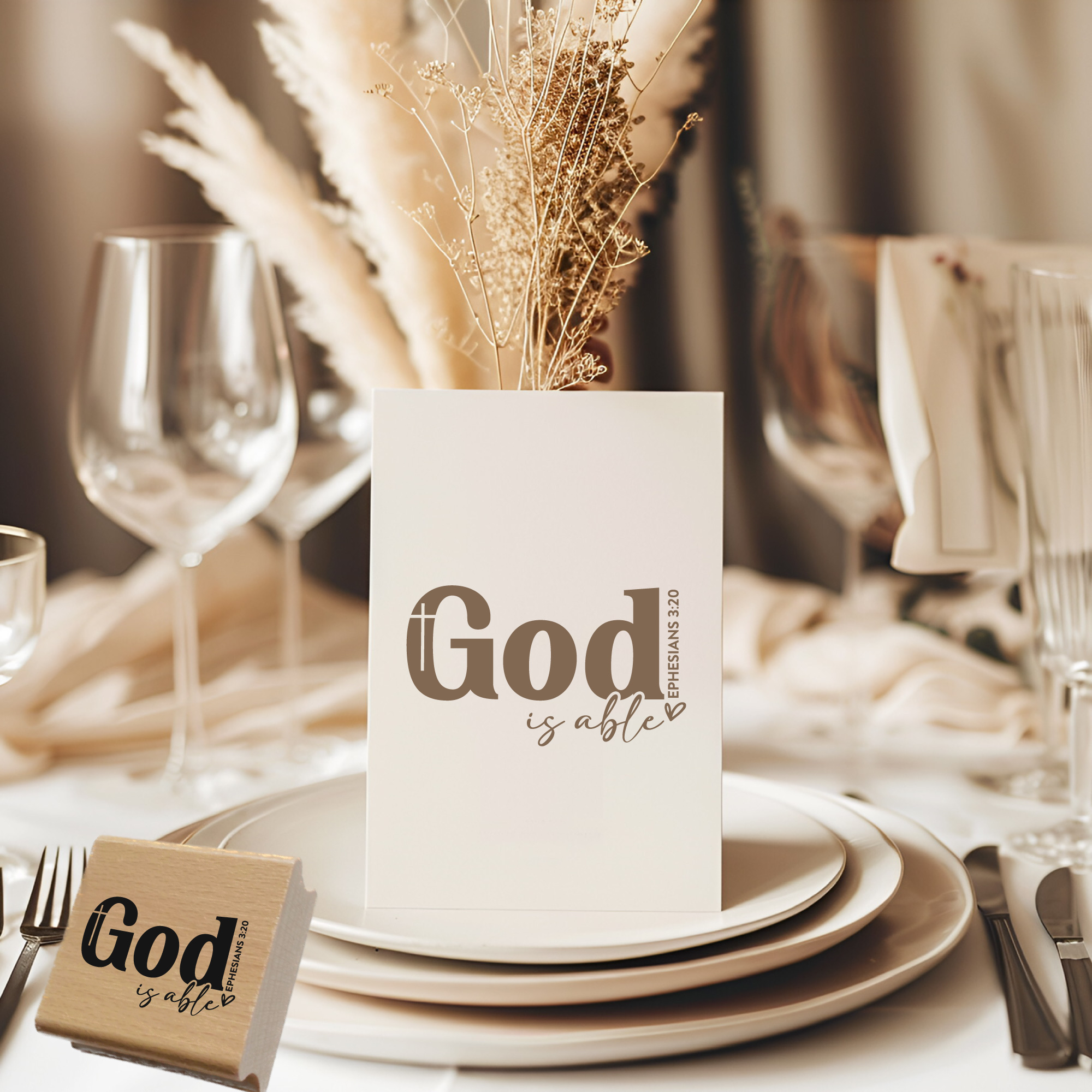 Grafischer Stempel God is able – Epheser 3,20 Bibelvers mit Kreuz (Holz oder Gummi)