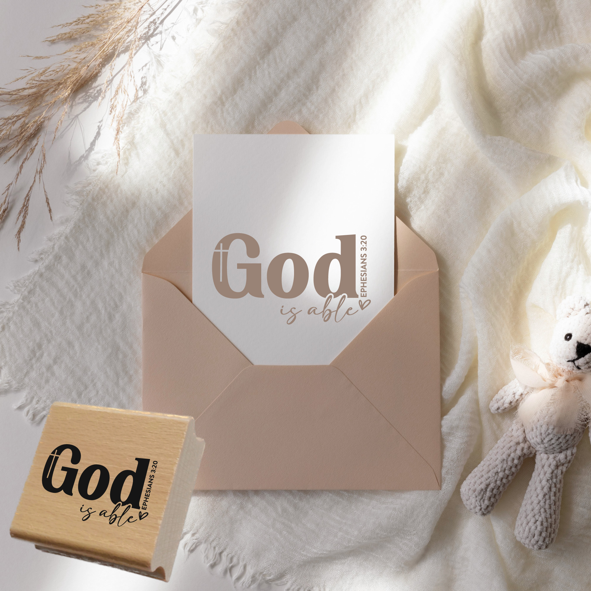 Grafischer Stempel God is able – Epheser 3,20 Bibelvers mit Kreuz (Holz oder Gummi)