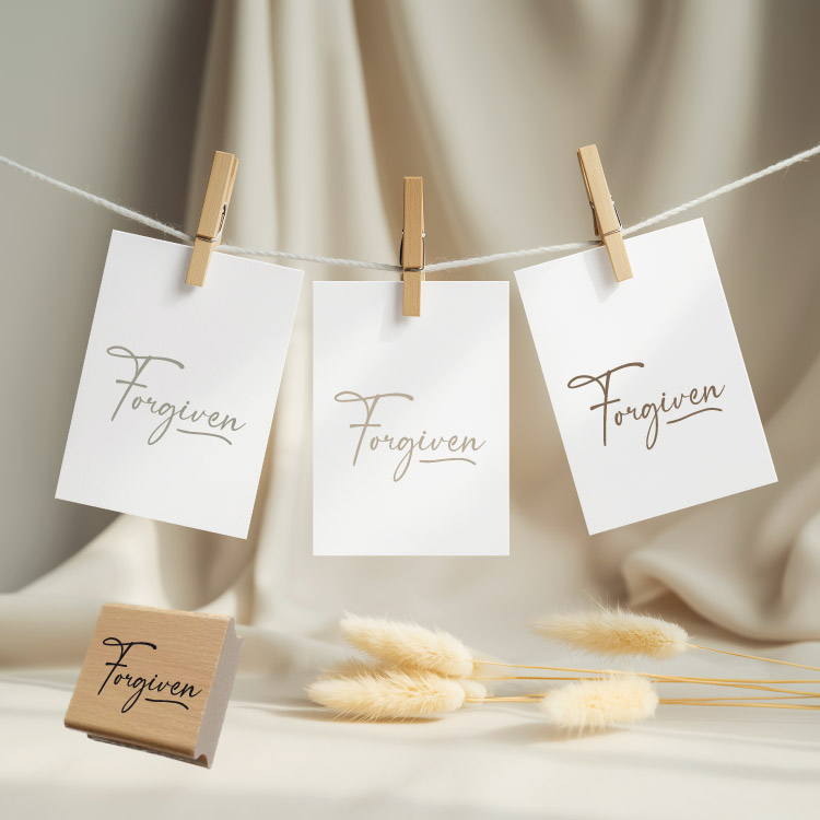 Motivstempel „Forgiven“ – Eleganter Schriftzug-Holzstempel für Papeterie & DIY