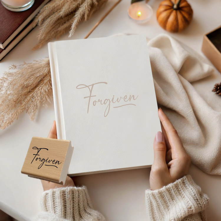Motivstempel „Forgiven“ – Eleganter Schriftzug-Holzstempel für Papeterie & DIY