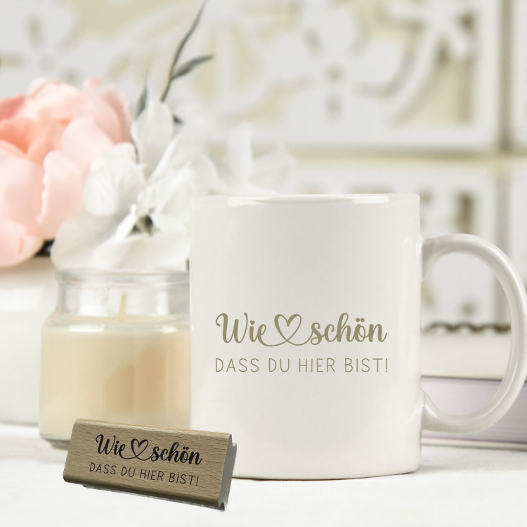 Motivstempel „Wie schön dass du hier bist!“ – Eleganter Holzstempel mit Herz für Hochzeit, Taufe & DIY