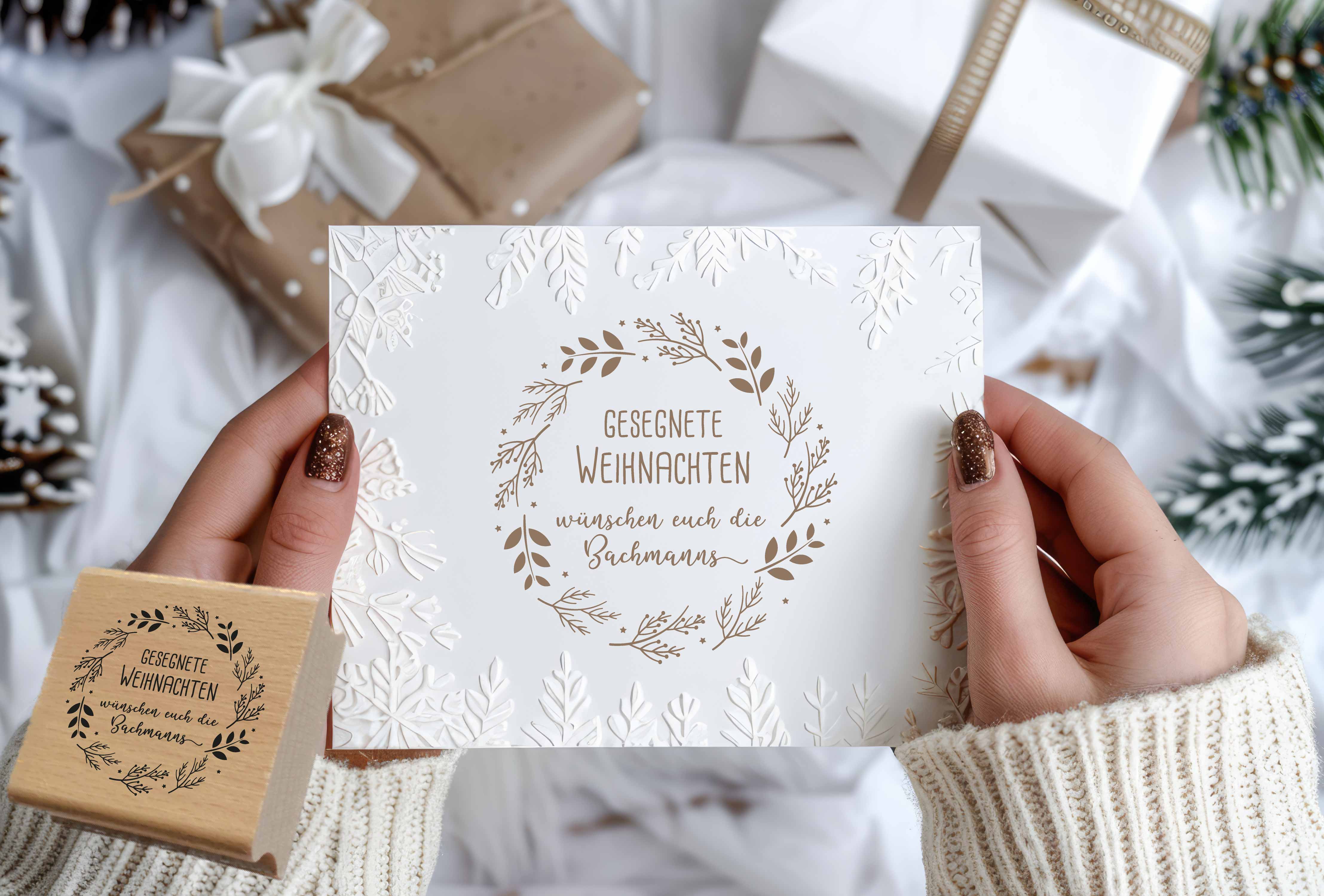 Dein Familien-Weihnachtsstempel mit edlem Kranz | 4 - 10 cm "Bachmann"