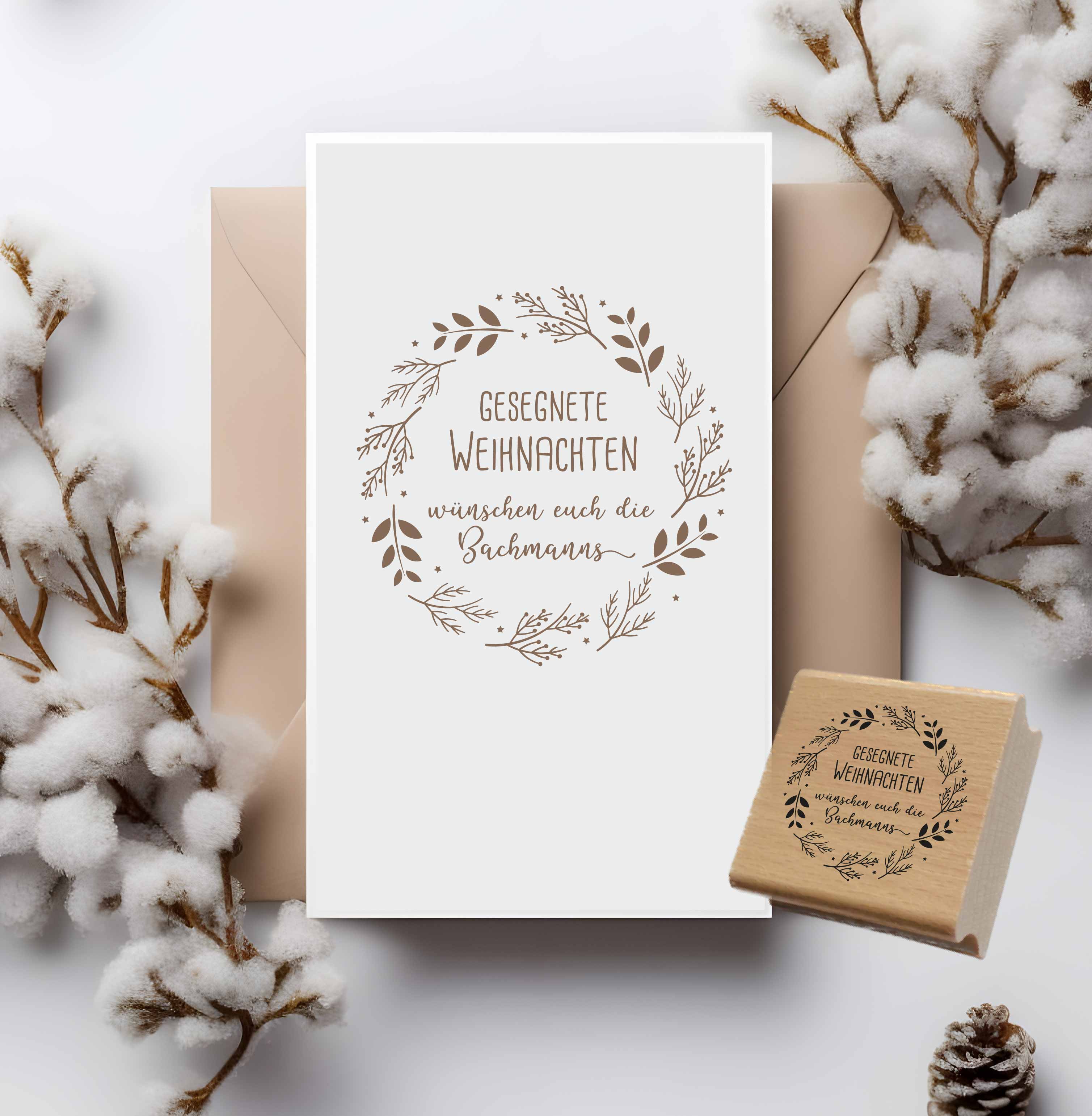 Dein Familien-Weihnachtsstempel mit edlem Kranz | 4 - 10 cm "Bachmann"