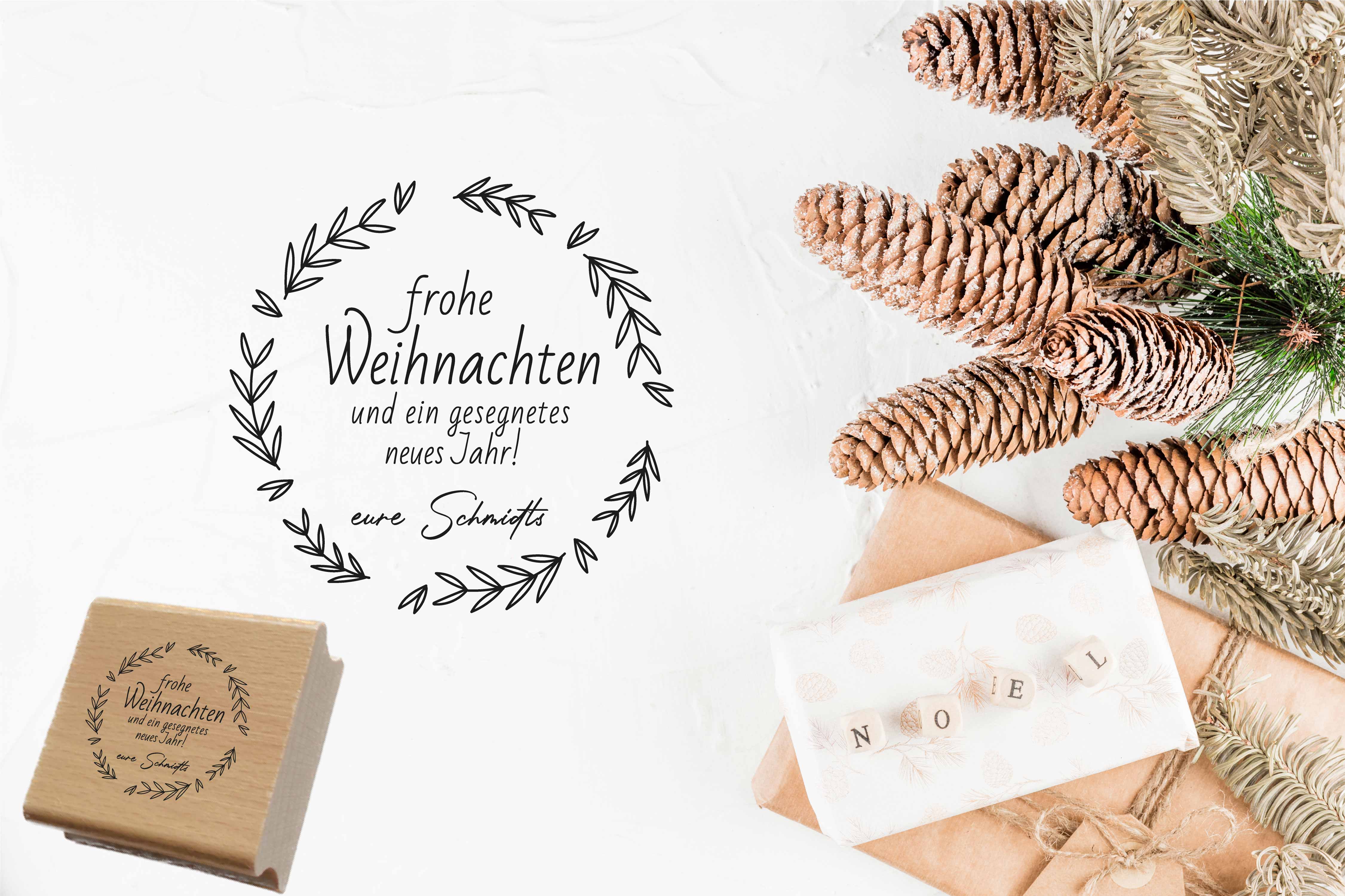 Dein Weihnachtsstempel mit Blätterkranz & Name | 4 - 10 cm "Schmidt"