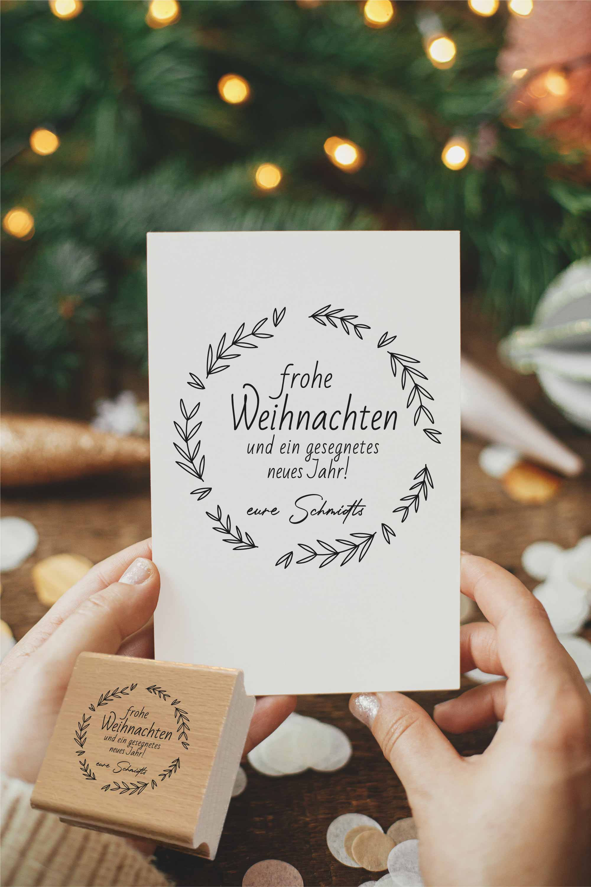 Dein Weihnachtsstempel mit Blätterkranz & Name | 4 - 10 cm "Schmidt"