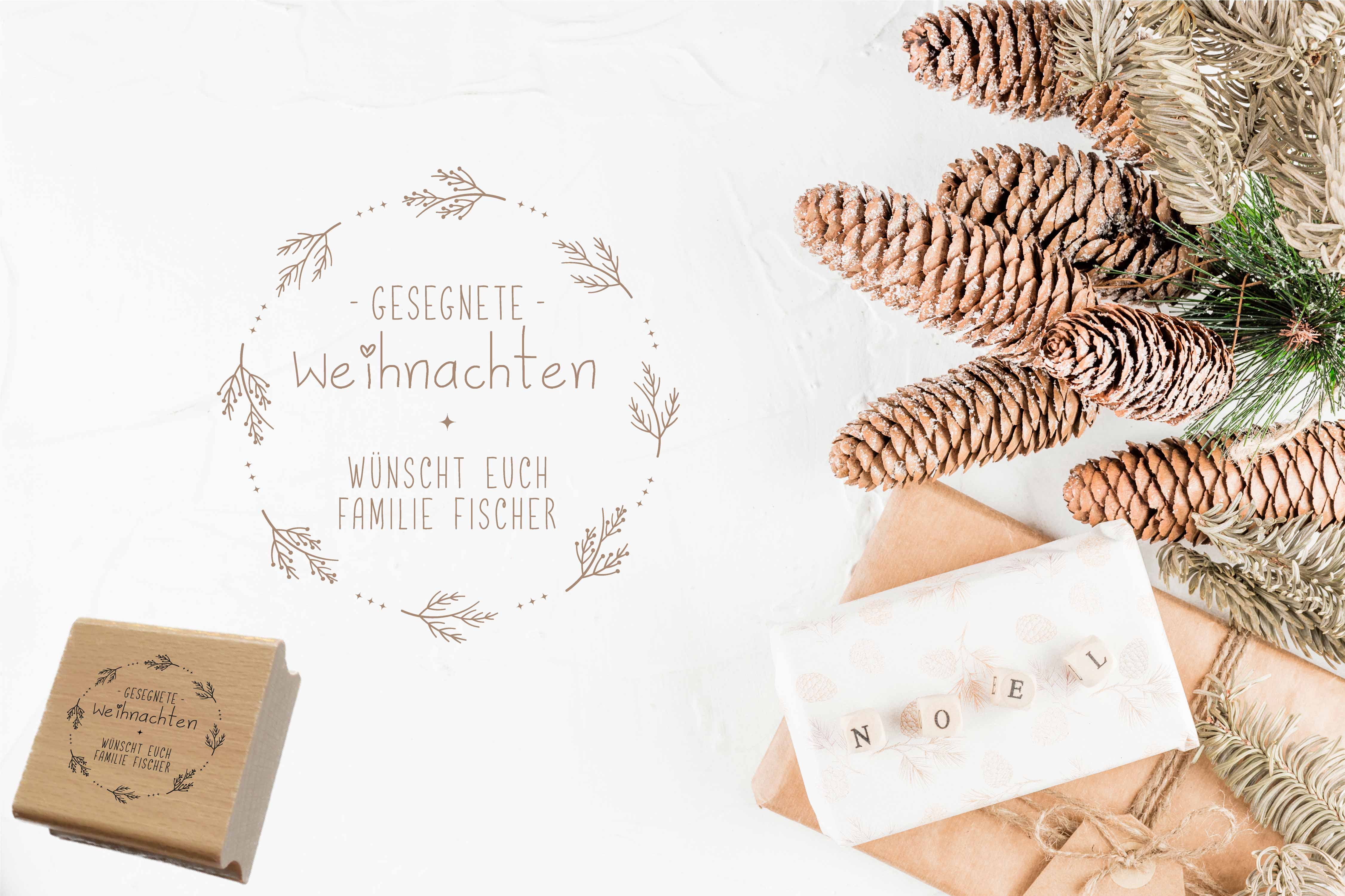 Personalisierter Weihnachtsstempel mit feinem Tannenkranz | 4 - 10 cm "Fischer"