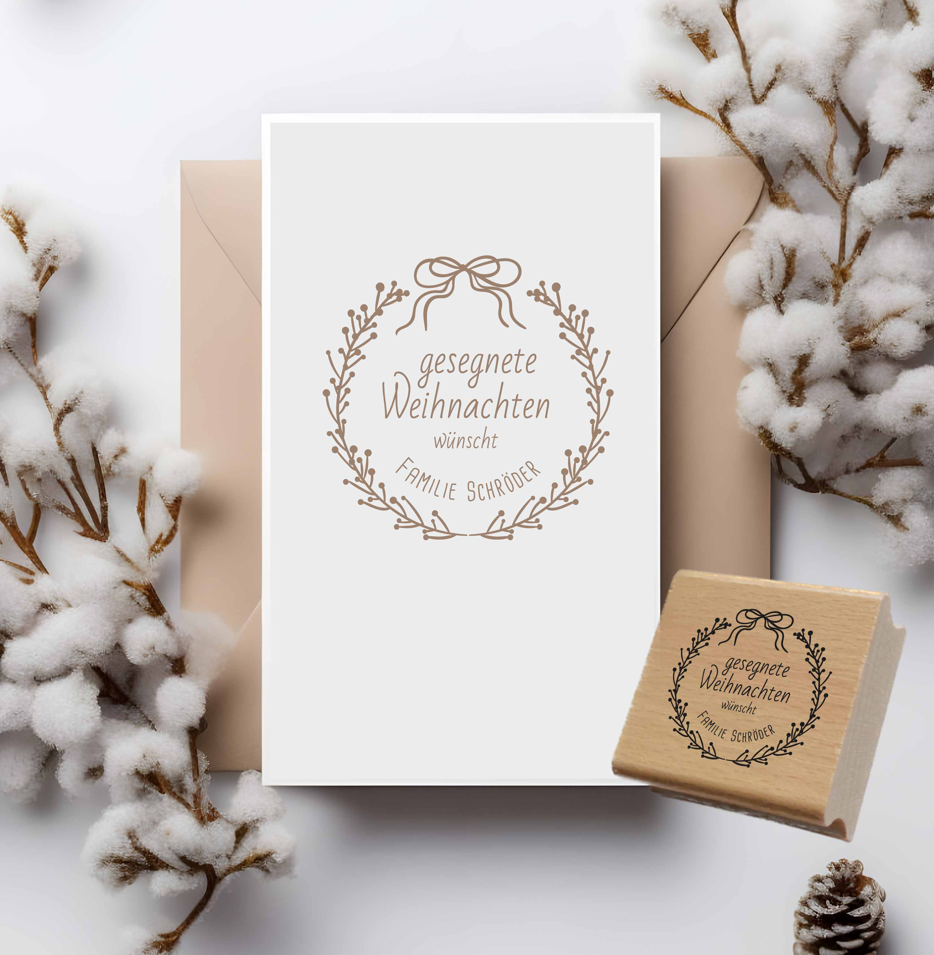 Personalisierter Weihnachtsstempel mit Schleifenkranz | 4 - 10 cm "Schröder"