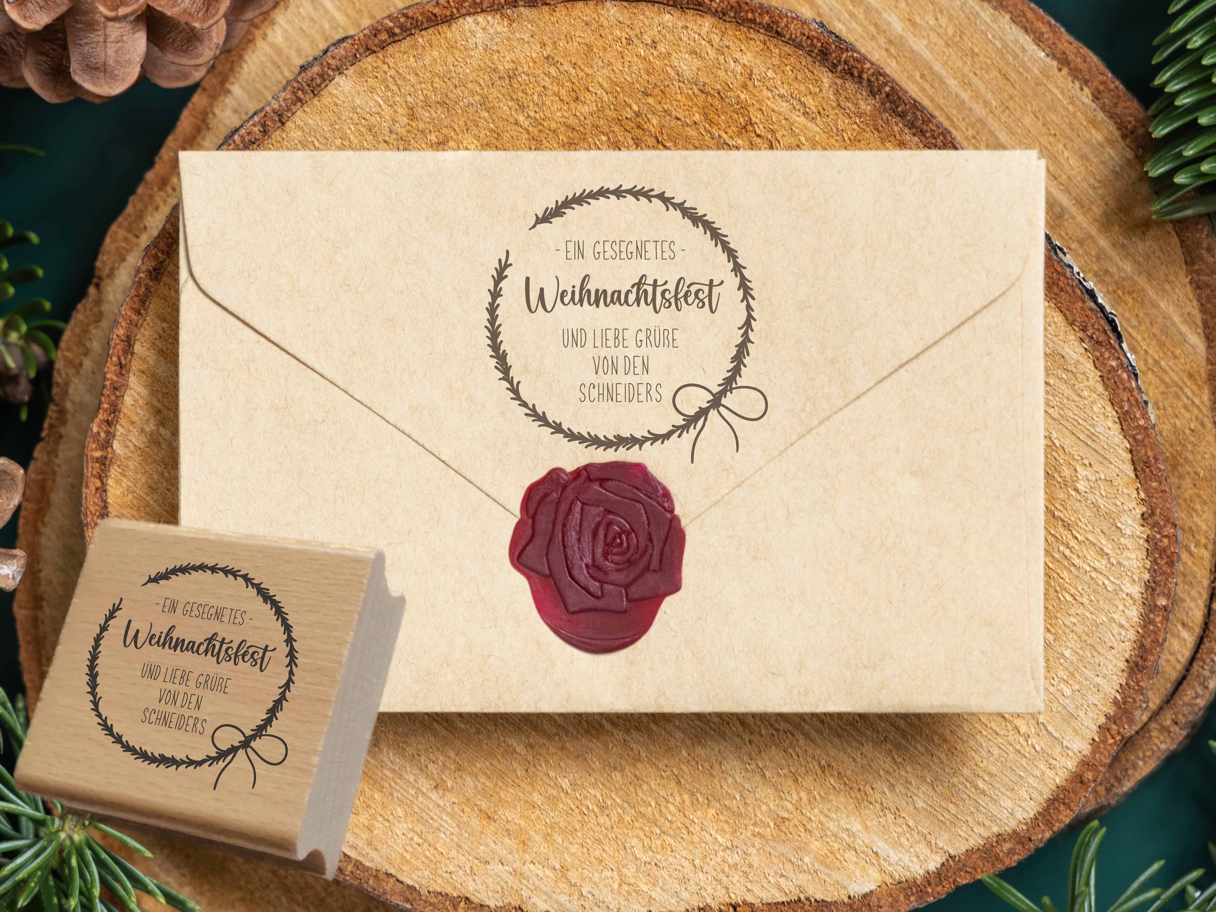 Personalisierter Weihnachtsstempel mit Schleifchen-Zweigkranz | 4 - 10 cm "Schneider"