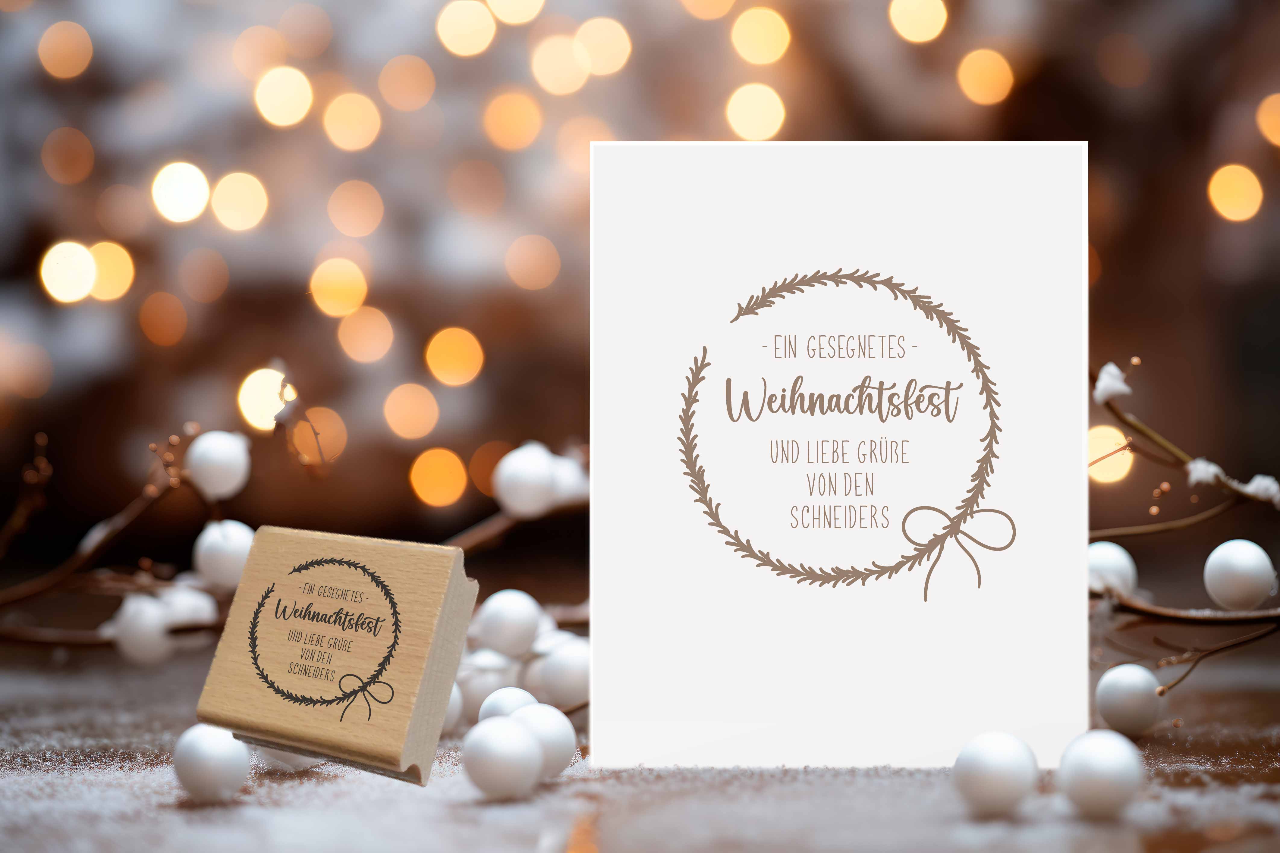 Personalisierter Weihnachtsstempel mit Schleifchen-Zweigkranz | 4 - 10 cm "Schneider"