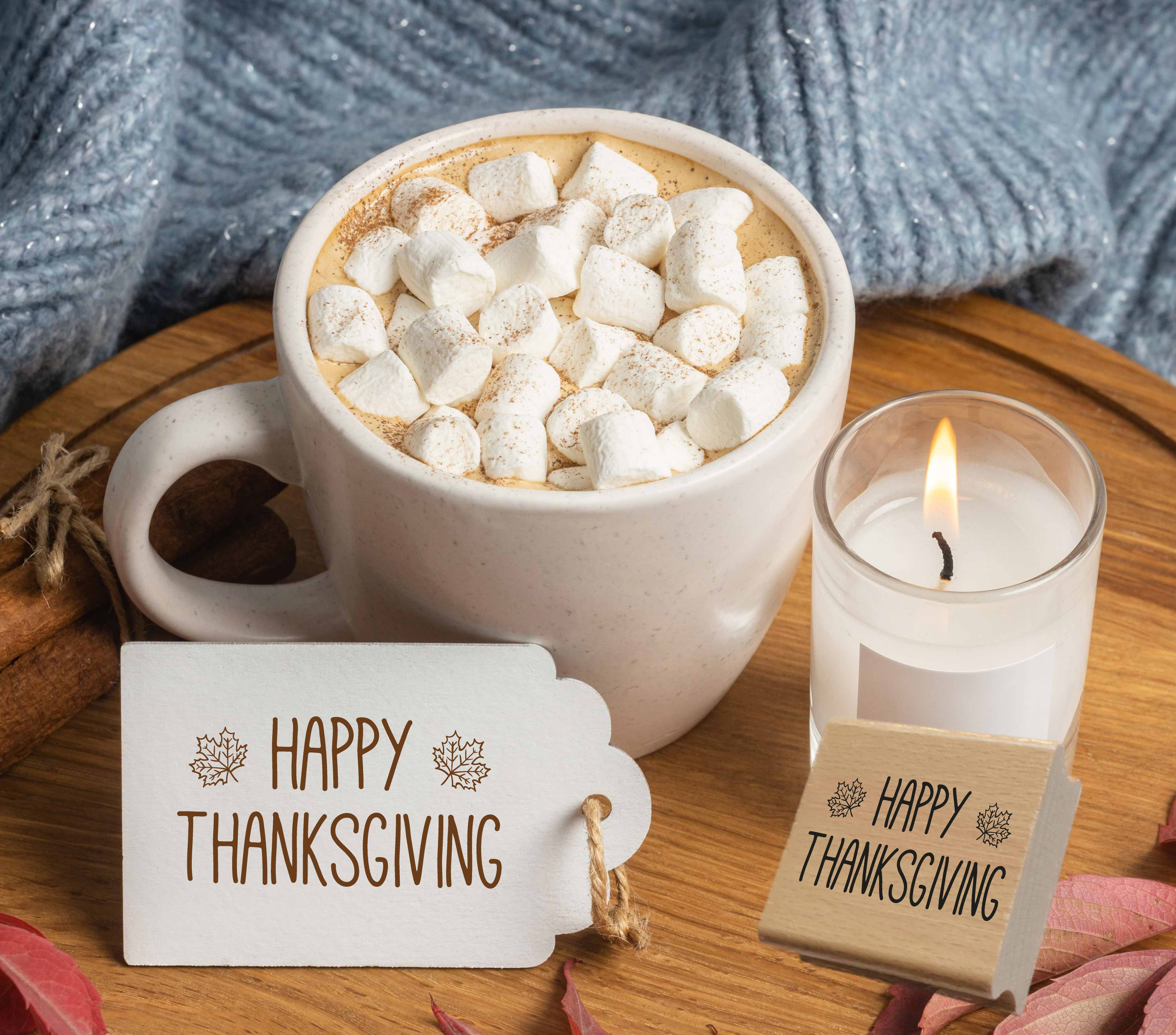 Happy Thanksgiving Stempel mit Ahornblättern | 4–10 cm